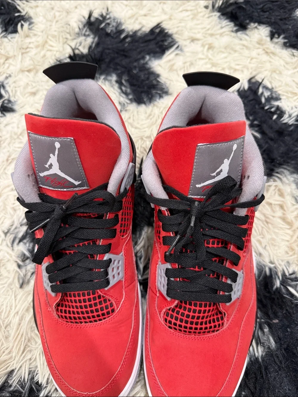 Air Jordan 4 Toro